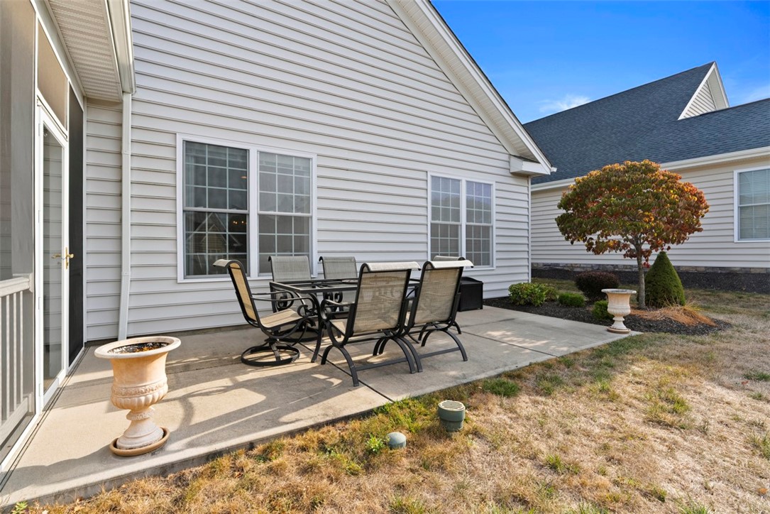 Ohio Twp, Pennsylvania 15143, United States, 2 Bedrooms Bedrooms, ,2 BathroomsBathrooms,Residential,Active,212888