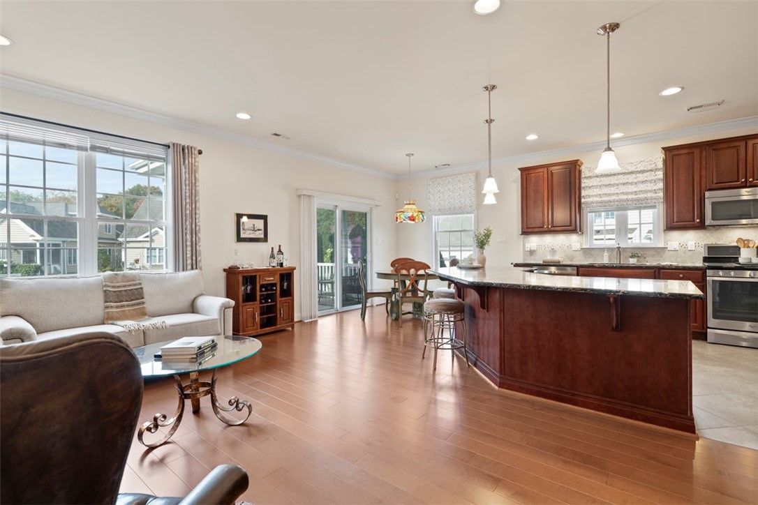 Ohio Twp, Pennsylvania 15143, United States, 2 Bedrooms Bedrooms, ,2 BathroomsBathrooms,Residential,Active,212888