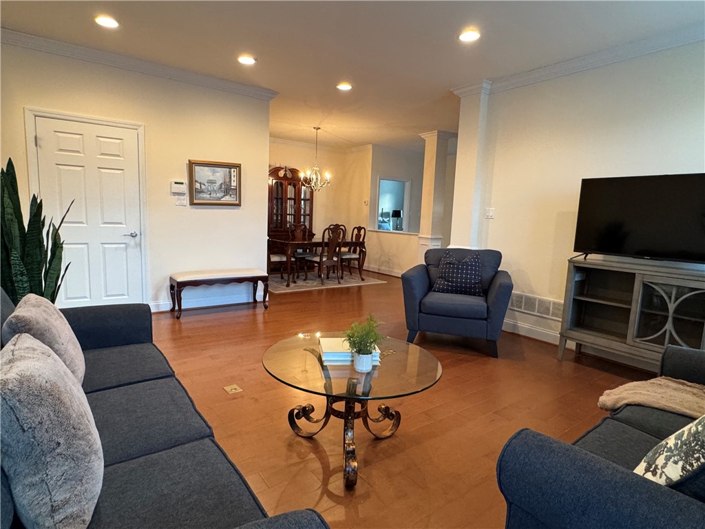 Ohio Twp, Pennsylvania 15143, United States, 2 Bedrooms Bedrooms, ,2 BathroomsBathrooms,Residential,Active,212888