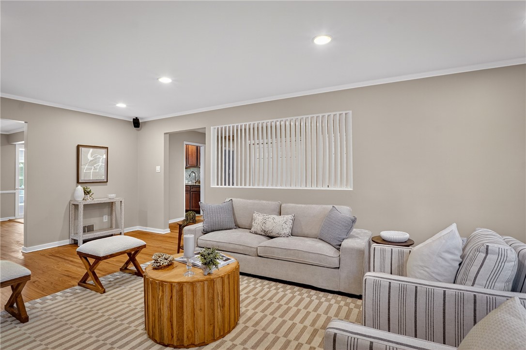 St Clair, Pennsylvania 15241, United States, 4 Bedrooms Bedrooms, ,3 BathroomsBathrooms,Residential,Active,170361