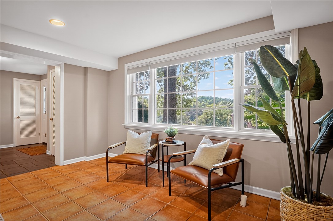 St Clair, Pennsylvania 15241, United States, 4 Bedrooms Bedrooms, ,3 BathroomsBathrooms,Residential,Active,170361