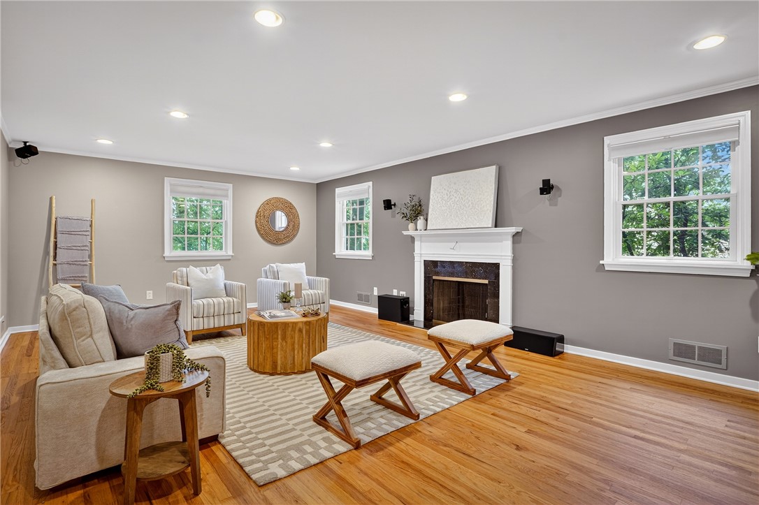 St Clair, Pennsylvania 15241, United States, 4 Bedrooms Bedrooms, ,3 BathroomsBathrooms,Residential,Active,170361