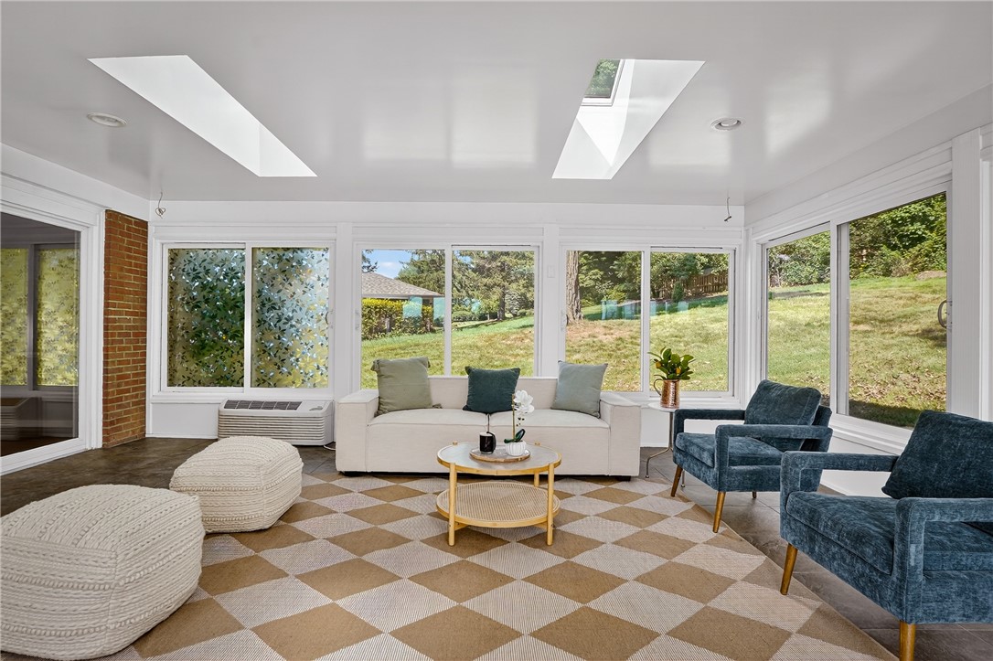 St Clair, Pennsylvania 15241, United States, 4 Bedrooms Bedrooms, ,3 BathroomsBathrooms,Residential,Active,170361