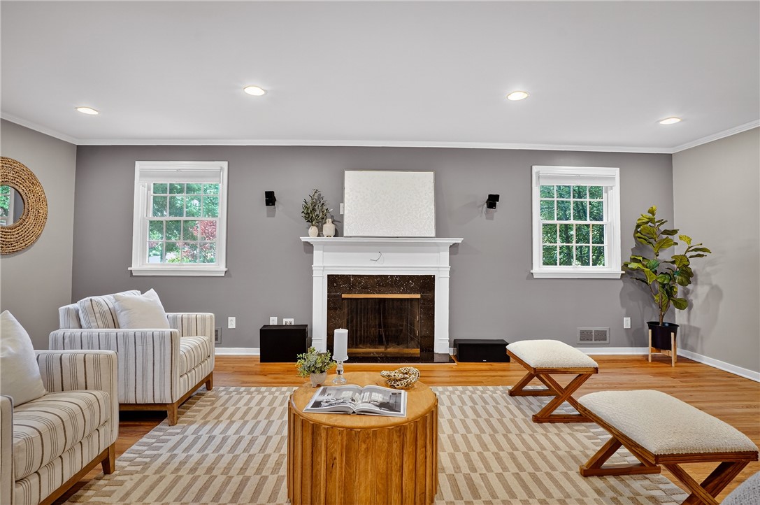 St Clair, Pennsylvania 15241, United States, 4 Bedrooms Bedrooms, ,3 BathroomsBathrooms,Residential,Active,170361