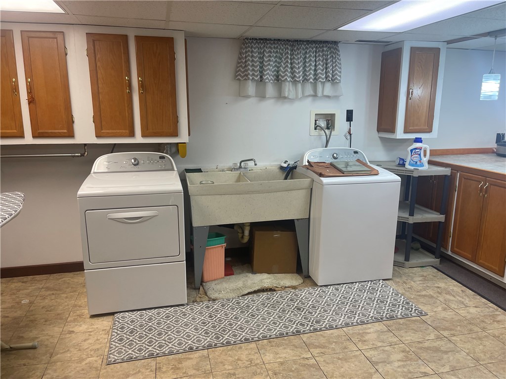 Wheatland, Pennsylvania 16161, United States, 4 Bedrooms Bedrooms, ,3 BathroomsBathrooms,Residential,Active,173974