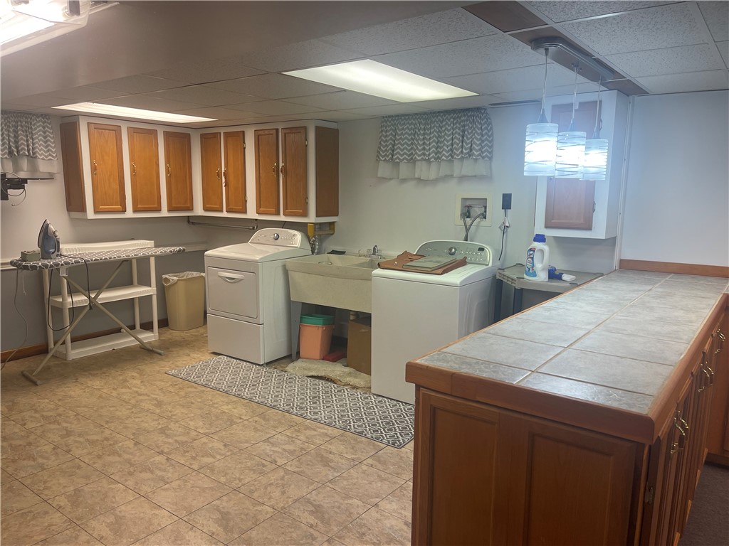 Wheatland, Pennsylvania 16161, United States, 4 Bedrooms Bedrooms, ,3 BathroomsBathrooms,Residential,Active,173974