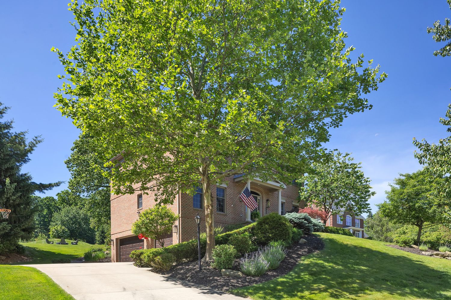 112 Middleground Place