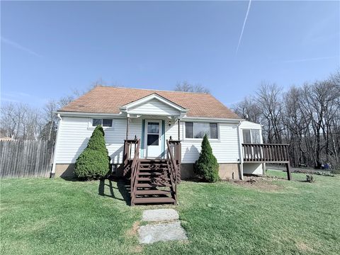 Photo of 2724 Lookout Dr, Elizabeth Twp/Boro, PA 15037 (MLS # 1748661)