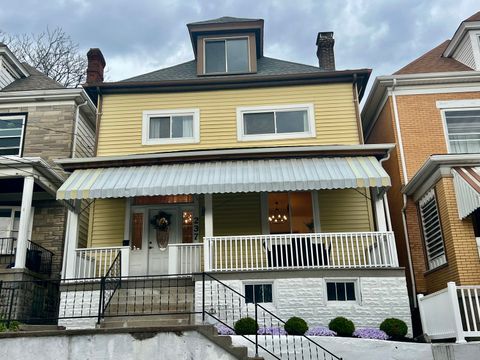 Photo of 237 Lelia Street, Pittsburgh, PA 15211 (MLS # 1748745)