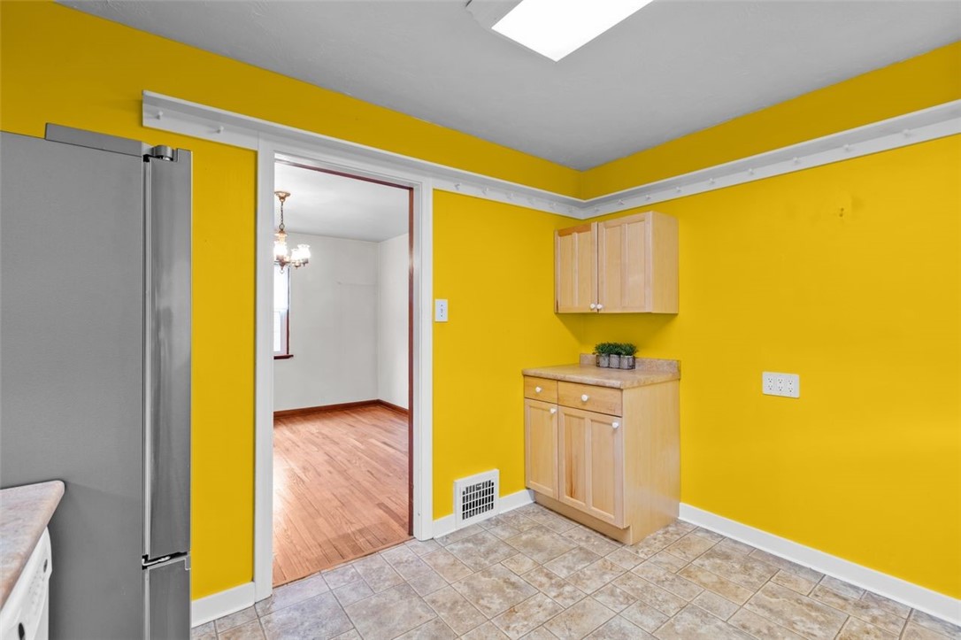 1048 Sarah St. St, Bridgeville, Pennsylvania image 13