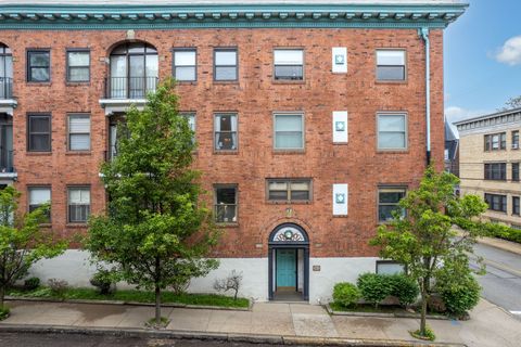 Photo for 5611 Elmer Street 202