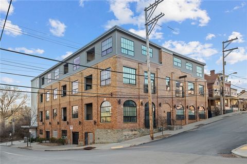 Photo of 622 Gross St #106, Pittsburgh, PA 15224 (MLS # 1747967)
