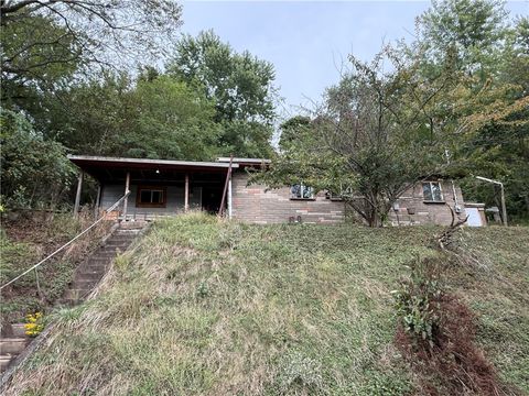 Homes For Sale - 705 Maryland Ave Ave<br/> Glassport, PA 15045