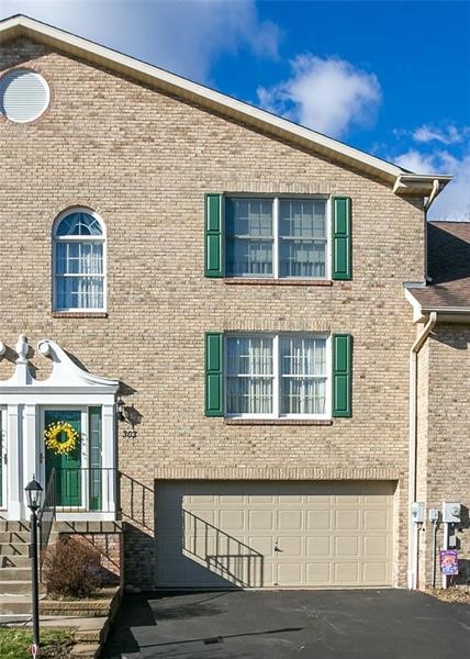 303 Apple Blossom Ct