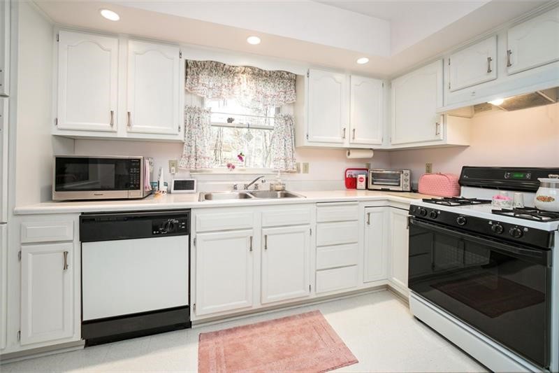 303 Apple Blossom Ct