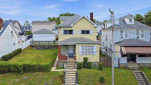 Photo of 2705 Cleveland St, Mckeesport, PA 15132 (MLS # 1760684)