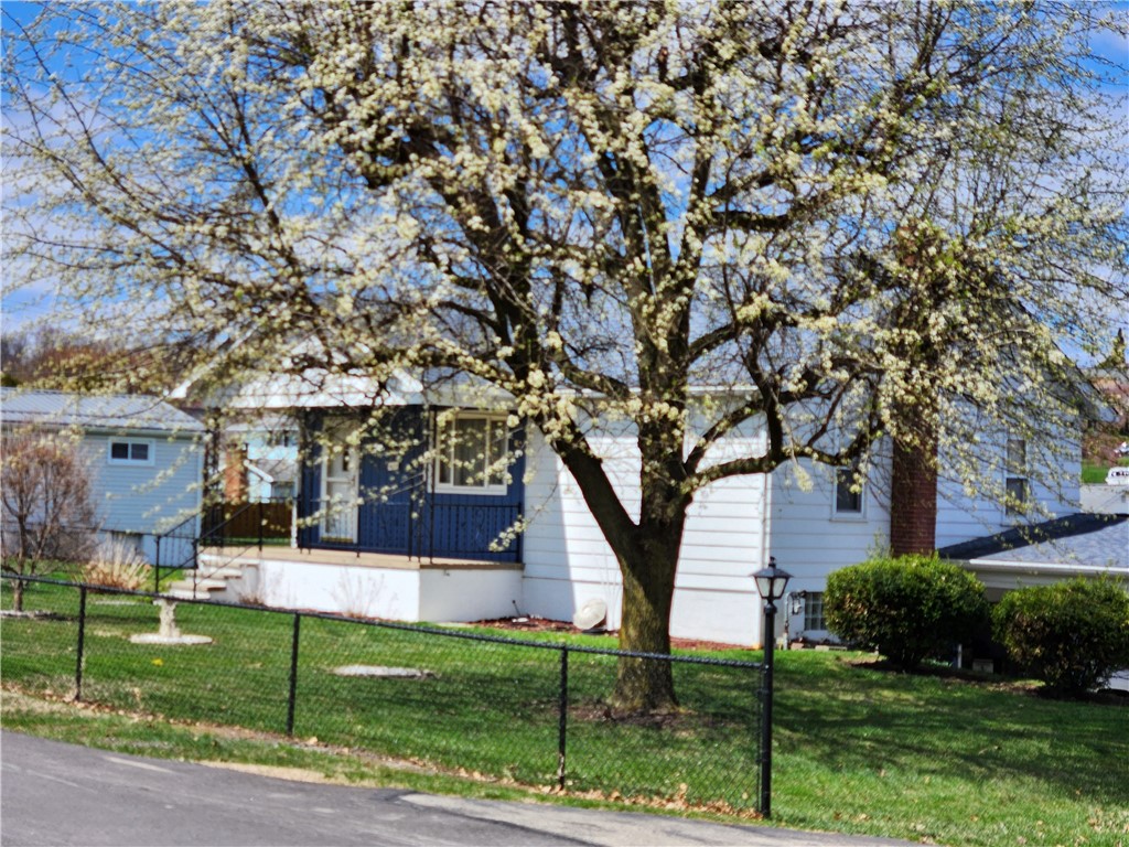 18 White St St, Latrobe, Pennsylvania image 1