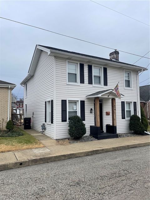 Photo of 119 Washington St, Latrobe, PA 15650 (MLS # 1744104)