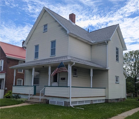 Photo of 252 Oak St, Indiana, PA 15701 (MLS # 1758118)