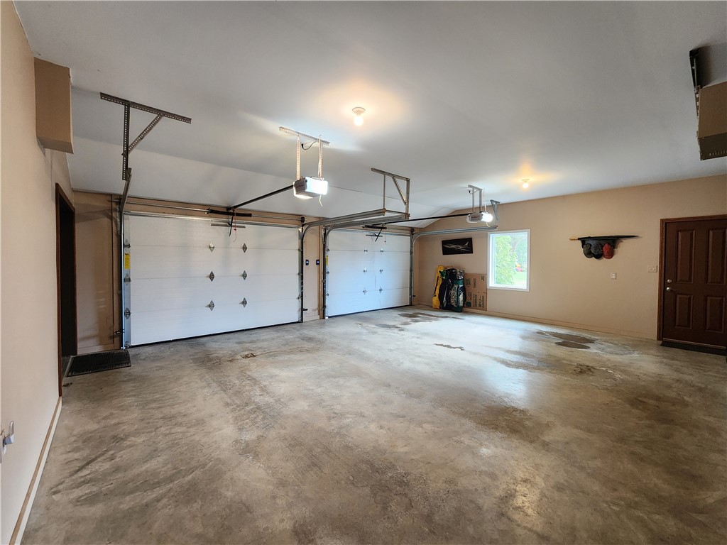 Jackson Twp - Mer, Pennsylvania 16137, United States, 3 Bedrooms Bedrooms, ,4 BathroomsBathrooms,Residential,Active,105241