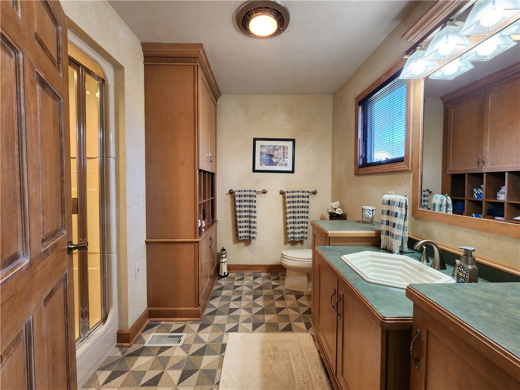 Jackson Twp - Mer, Pennsylvania 16137, United States, 3 Bedrooms Bedrooms, ,4 BathroomsBathrooms,Residential,Active,105241