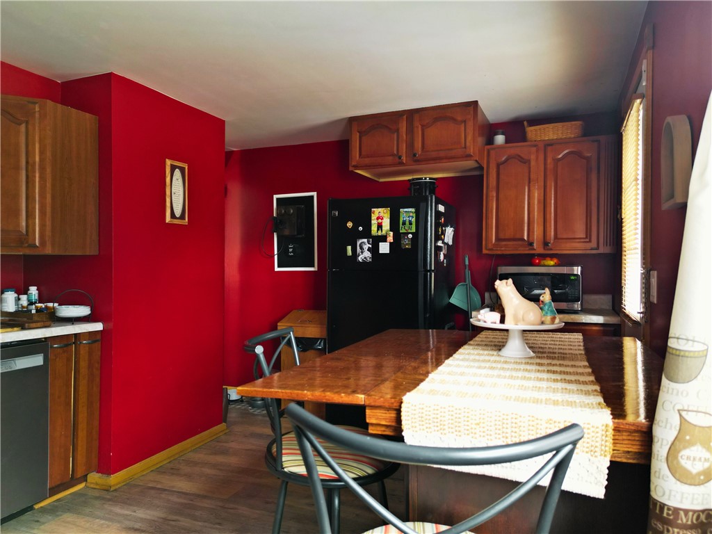 230 Whitestown Vlg G