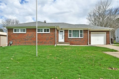 Photo of 1211 Brentwood Dr, Greenville, PA 16125 (MLS # 1743934)