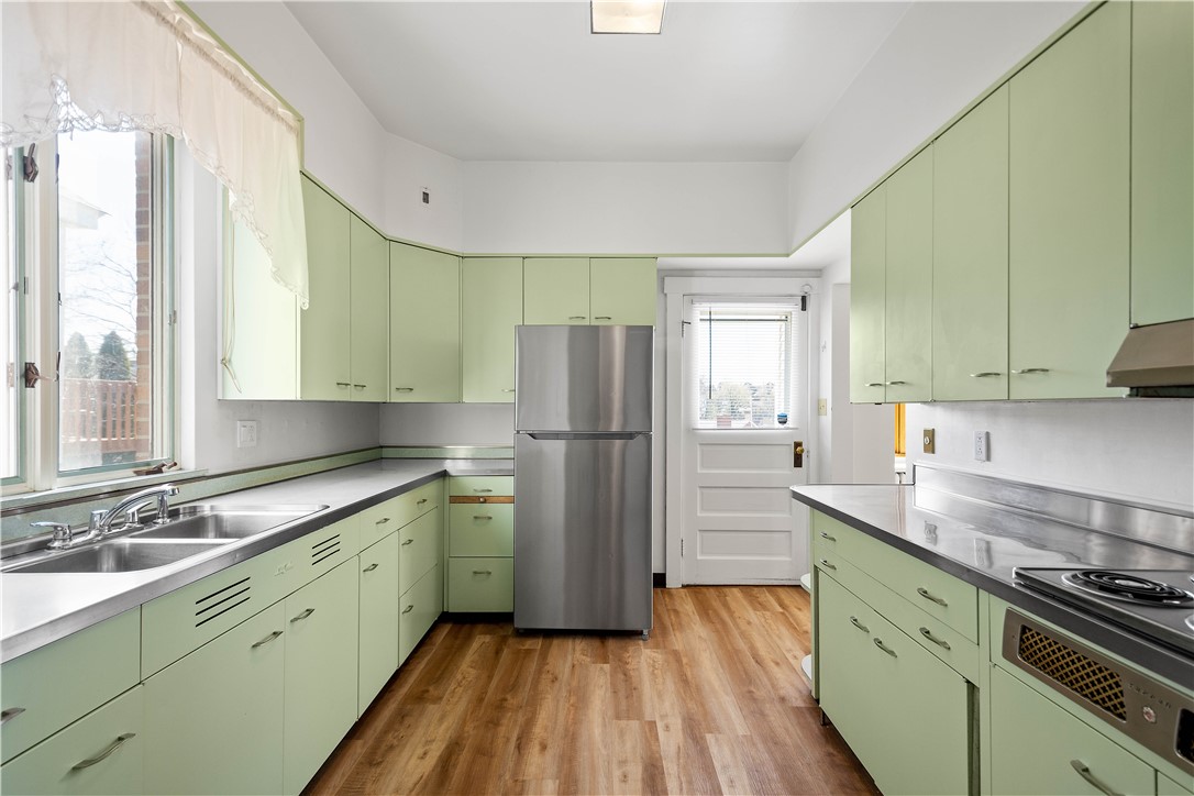 63 W Francis Ave Ave, Brentwood, Pennsylvania image 14