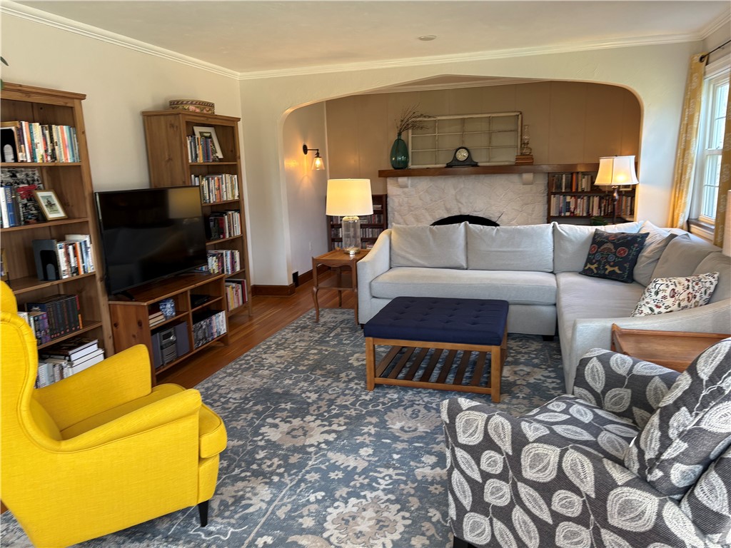 800 Tuscararwas Road