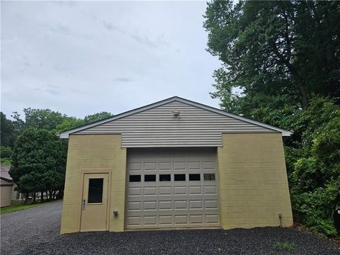 Photo of 238 Haymont Dr #2, Gibsonia, PA 15044 (MLS # 1733151)