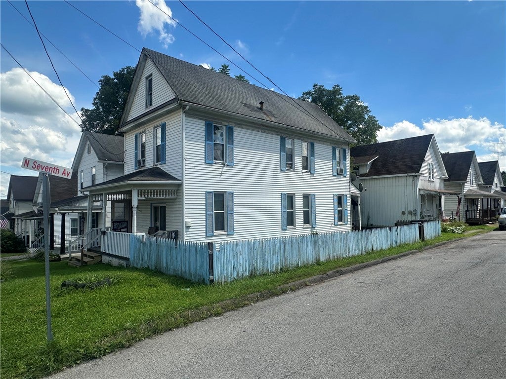 211 American Ave