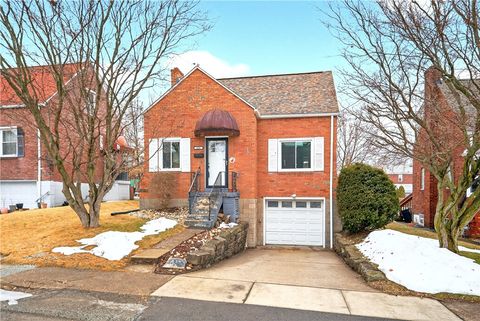Photo of 220 Harden Ave, Duquesne, PA 15110 (MLS # 1740534)