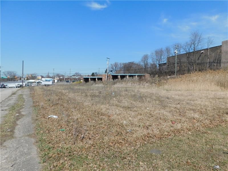 Photo 1 of 9 — 32 Coolspring Street, Uniontown, PA 15401