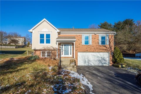 Photo of 118 Vista Dr, Canonsburg, PA 15317 (MLS # 1737762)