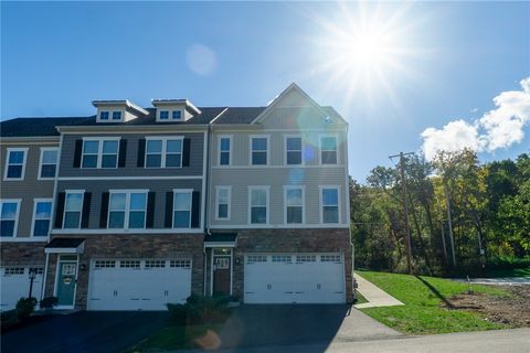 Photo of 124 Rivulet Pl, Zelienople, PA 16063 (MLS # 1726158)
