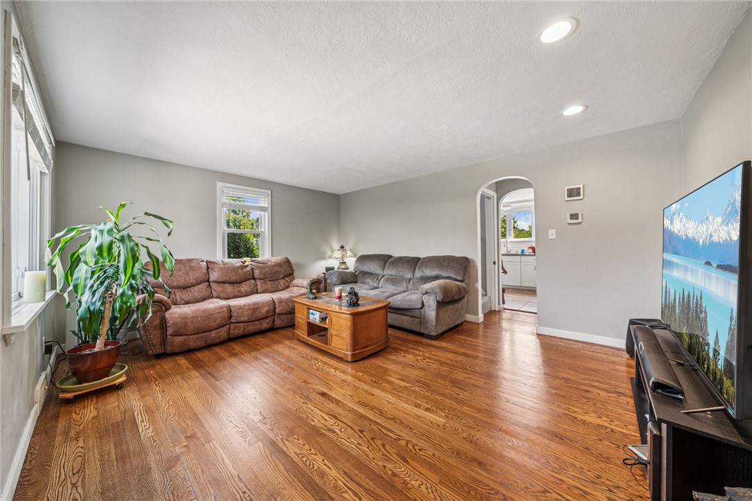 Hempfield Twp, Pennsylvania 15601, United States, 3 Bedrooms Bedrooms, ,2 BathroomsBathrooms,Residential,Active,201222