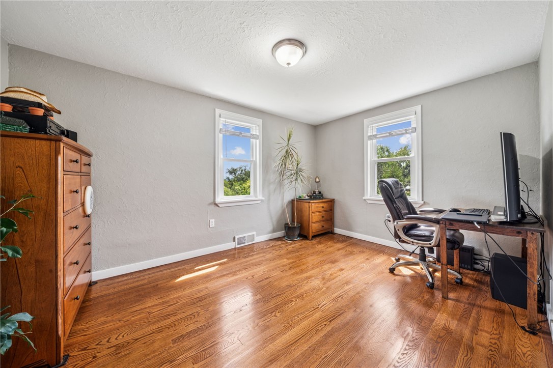 Hempfield Twp, Pennsylvania 15601, United States, 3 Bedrooms Bedrooms, ,2 BathroomsBathrooms,Residential,Active,201222