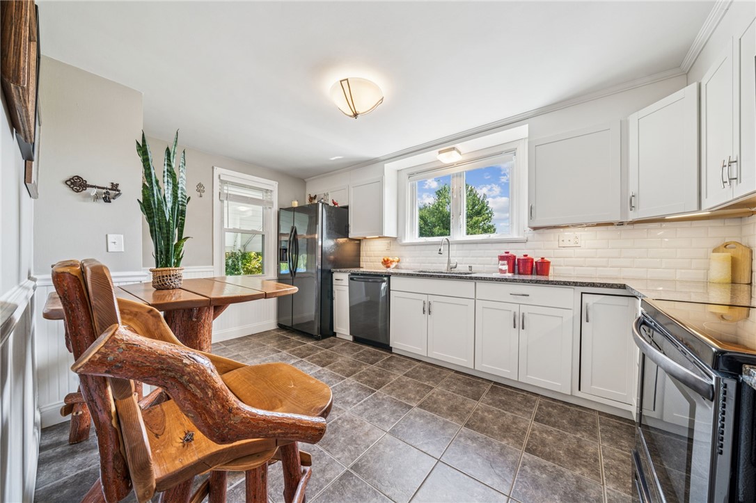 Hempfield Twp, Pennsylvania 15601, United States, 3 Bedrooms Bedrooms, ,2 BathroomsBathrooms,Residential,Active,201222