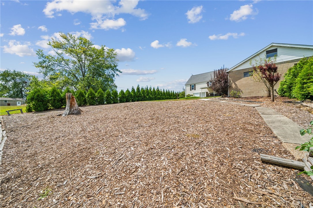 Hempfield Twp, Pennsylvania 15601, United States, 3 Bedrooms Bedrooms, ,2 BathroomsBathrooms,Residential,Active,201222