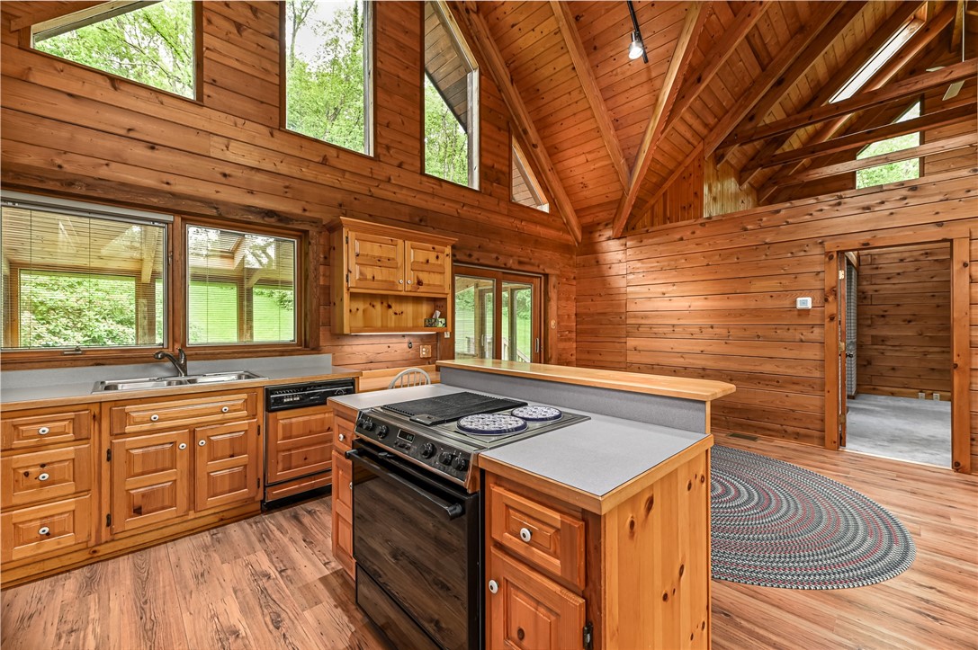 Forward Twp - But, Pennsylvania 16033, United States, 3 Bedrooms Bedrooms, ,3 BathroomsBathrooms,Residential,Active,154588