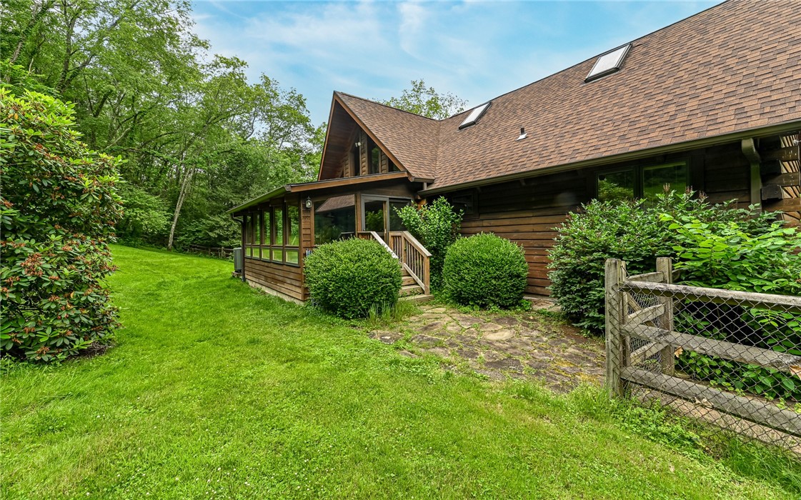 Forward Twp - But, Pennsylvania 16033, United States, 3 Bedrooms Bedrooms, ,3 BathroomsBathrooms,Residential,Active,154588