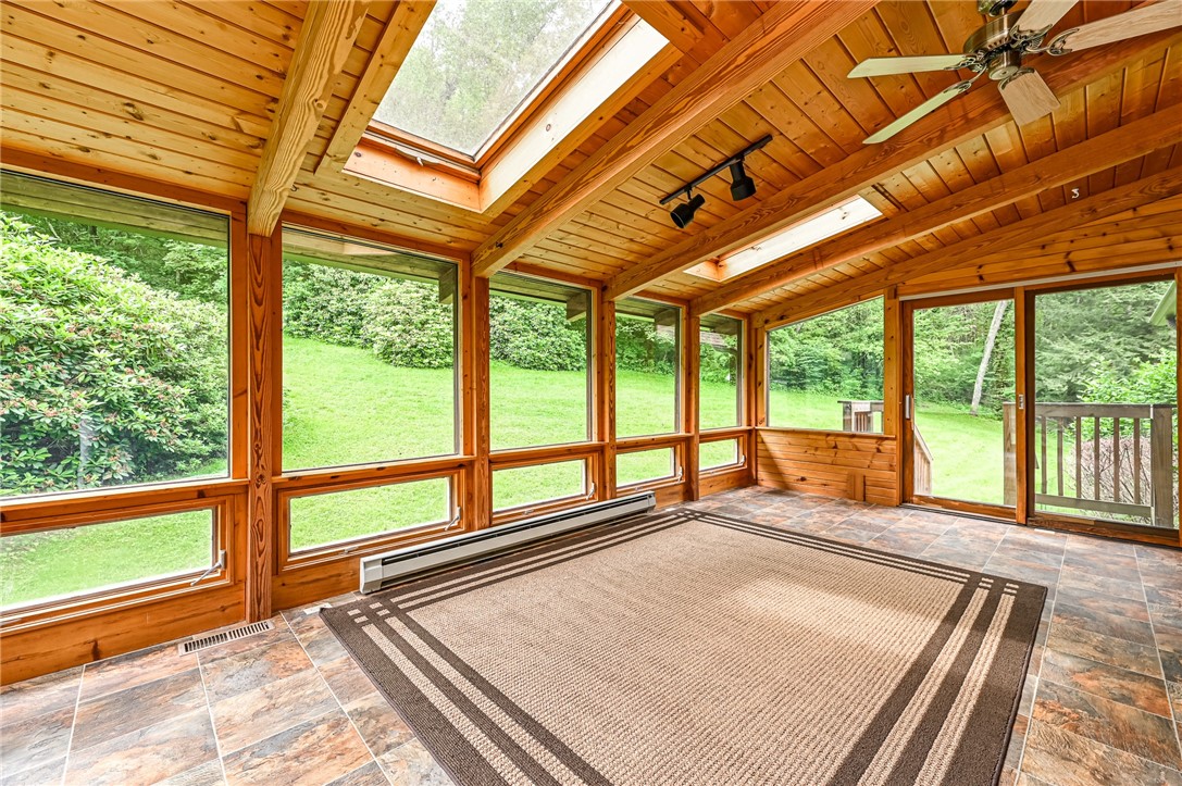 Forward Twp - But, Pennsylvania 16033, United States, 3 Bedrooms Bedrooms, ,3 BathroomsBathrooms,Residential,Active,154588