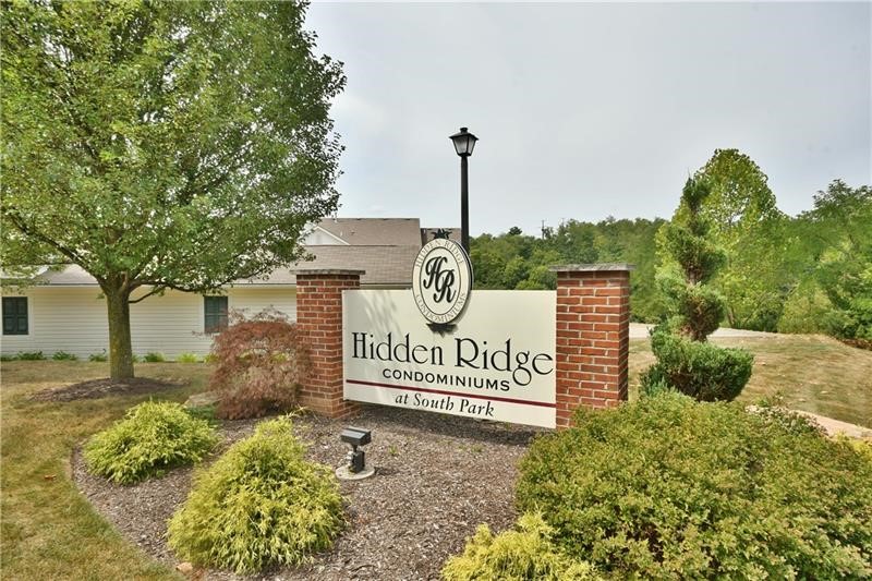 900 Hidden Ridge Ct Ct #202, South Park, Pennsylvania image 2