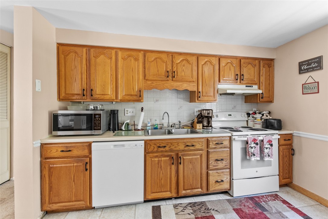 Penn Twp, Pennsylvania 15632, United States, 3 Bedrooms Bedrooms, ,3 BathroomsBathrooms,Residential,Active,213500