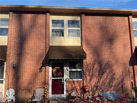 Photo of 211 S Oakview Dr, Ligonier, PA 15658 (MLS # 1726839)