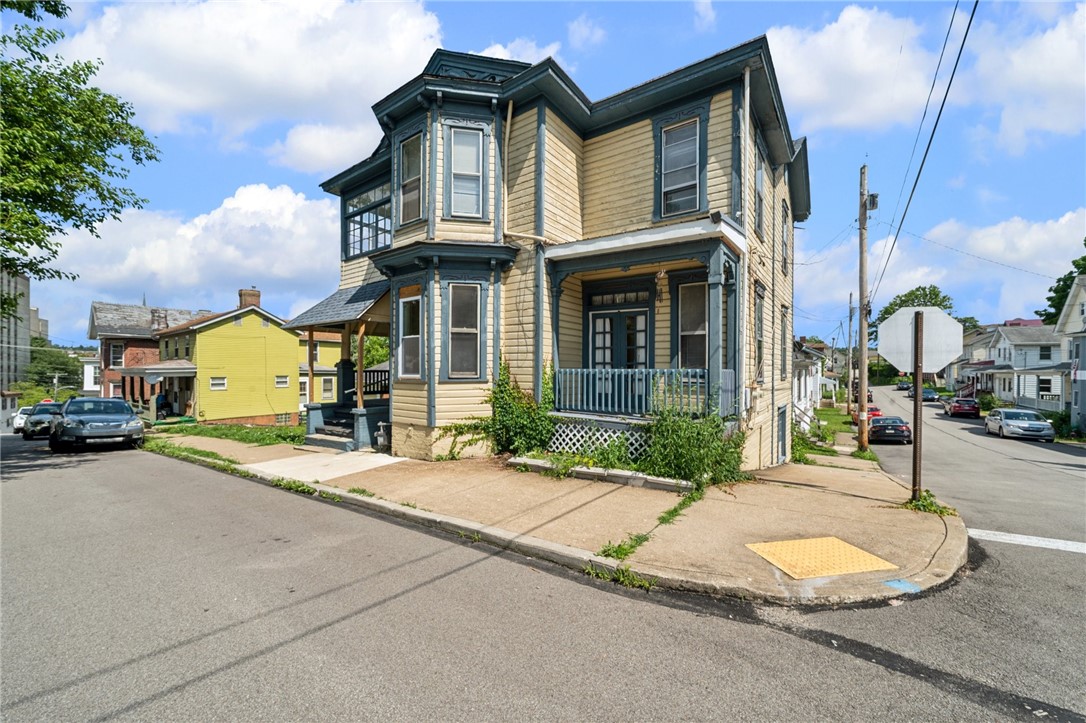 316 W 3rd St