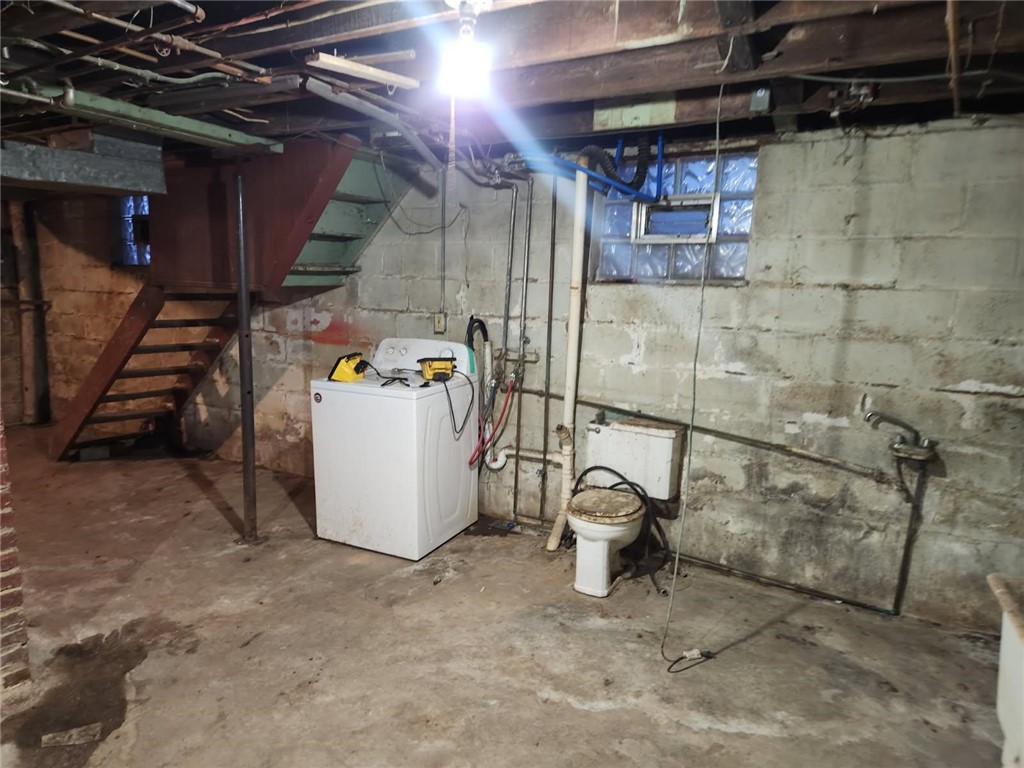 Sharon, Pennsylvania 16146, United States, 3 Bedrooms Bedrooms, ,1 BathroomBathrooms,Residential,Active,254180