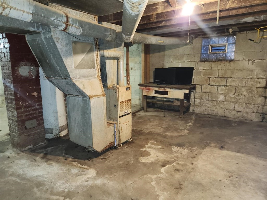 Sharon, Pennsylvania 16146, United States, 3 Bedrooms Bedrooms, ,1 BathroomBathrooms,Residential,Active,254180