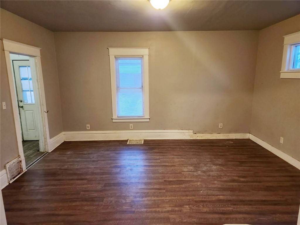 Sharon, Pennsylvania 16146, United States, 3 Bedrooms Bedrooms, ,1 BathroomBathrooms,Residential,Active,254180