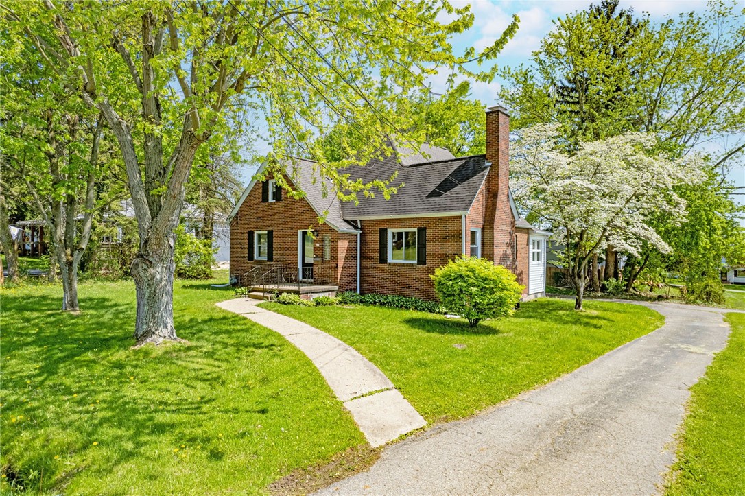 Photo 1 of 28 of 219 W Meyer Avenue house